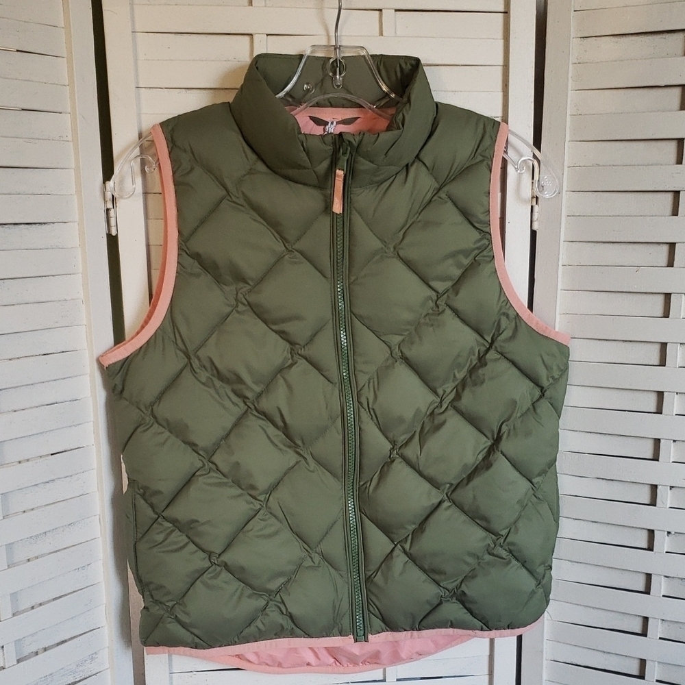 Vineyard Vine Olive Green Quilted  with Pink Trim Youth Vest Size L
